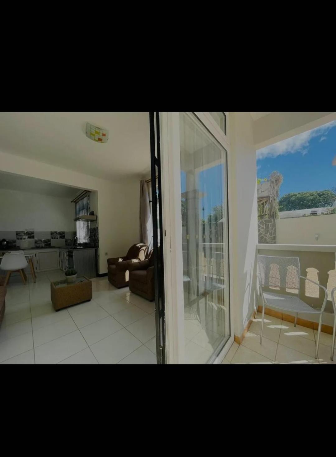 Sunny Lagoon Holiday Villa Pereybere Beach