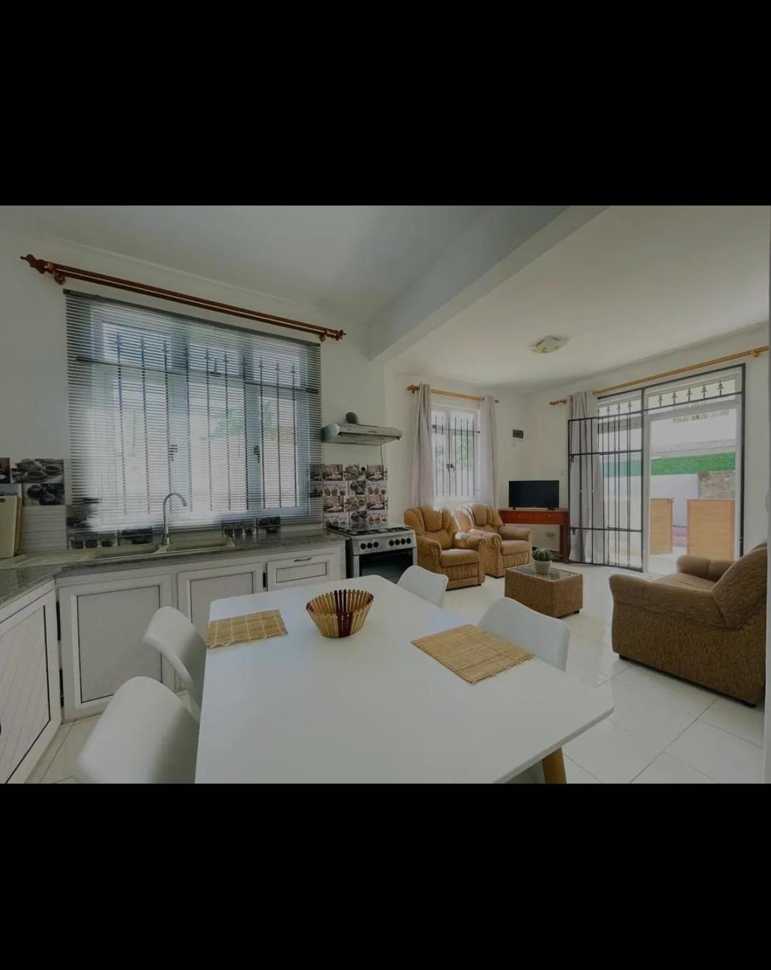 Villa Sunny Lagoon Holiday Pereybere Beach
