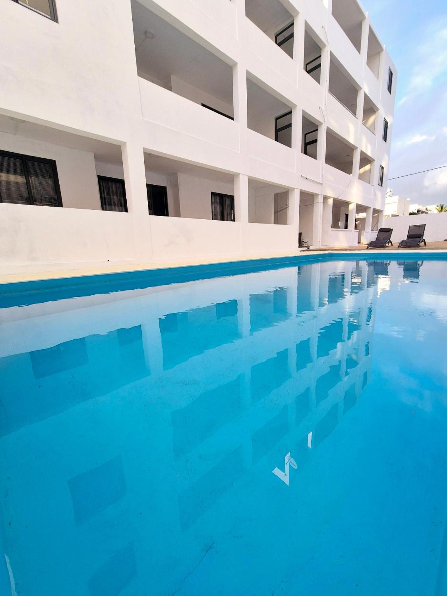 Skyview Apartment- Rooftop Penthouse With Sunset & Sea Views Flic en Flac