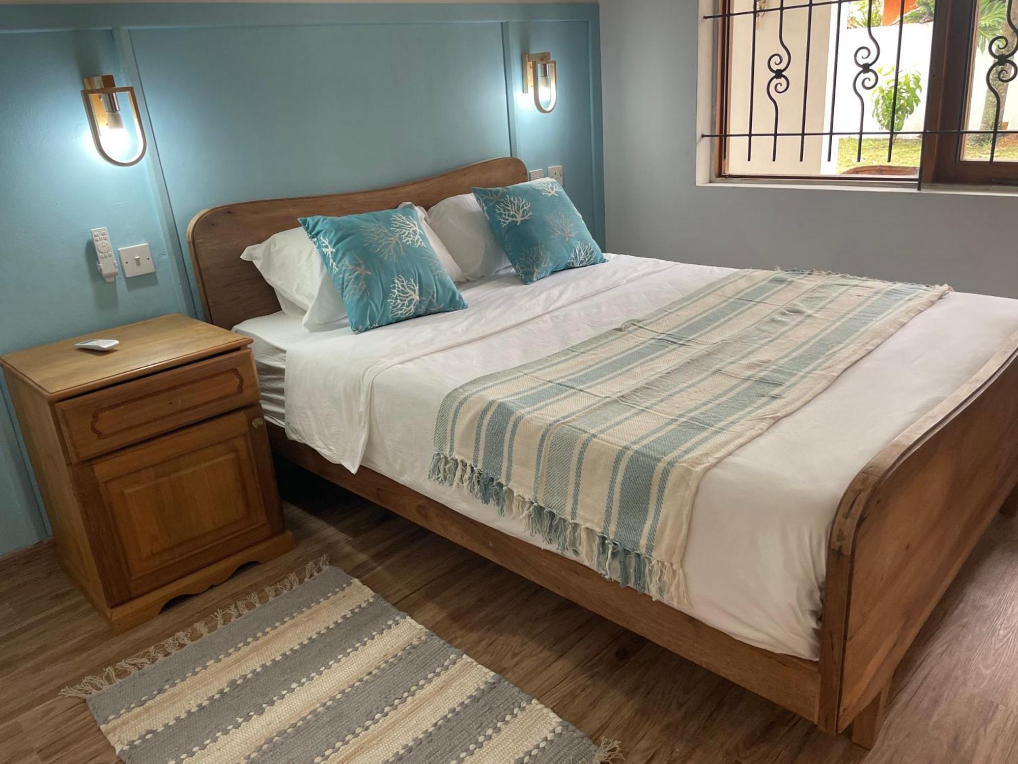 Apartment Link Road 69