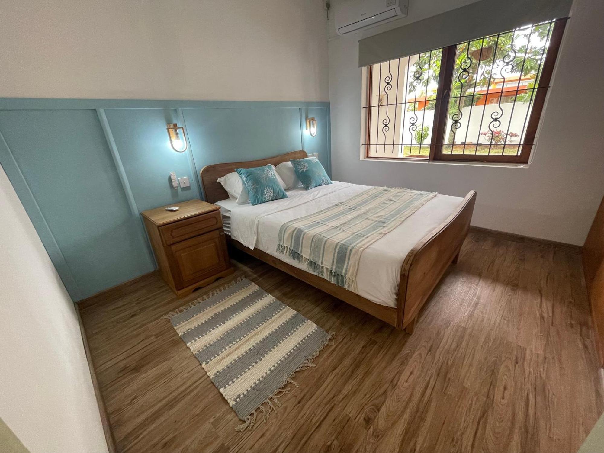 Link Road 69 Apartment Blue Bay