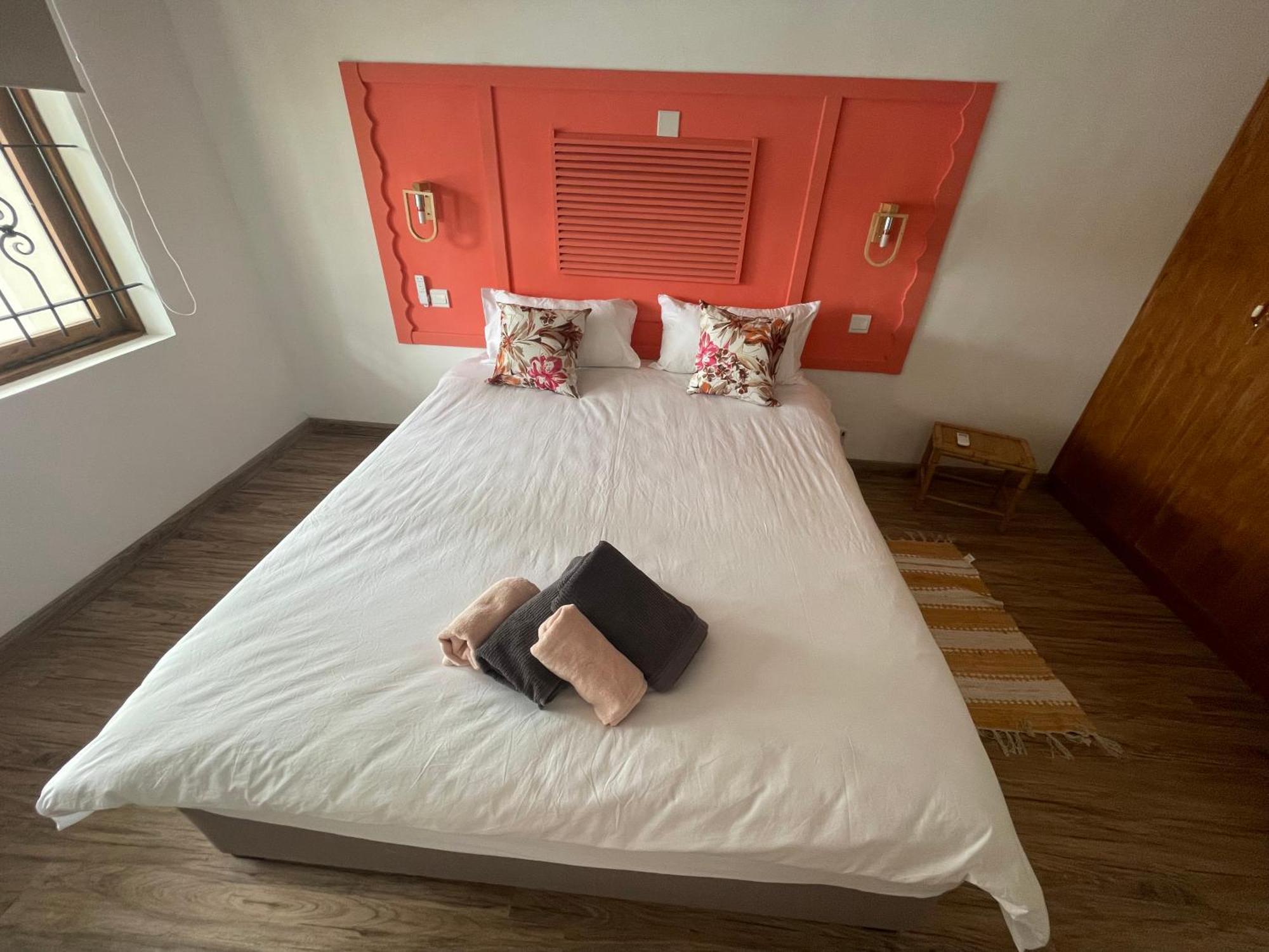 Apartment Link Road 69