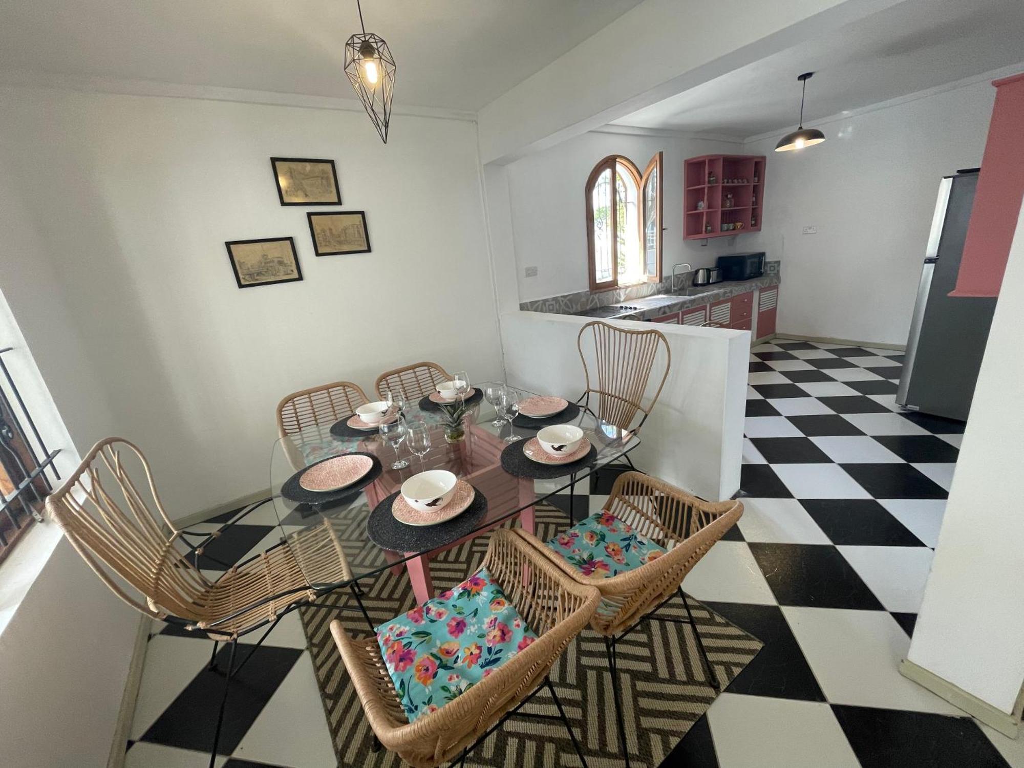 Apartment Link Road 69 *