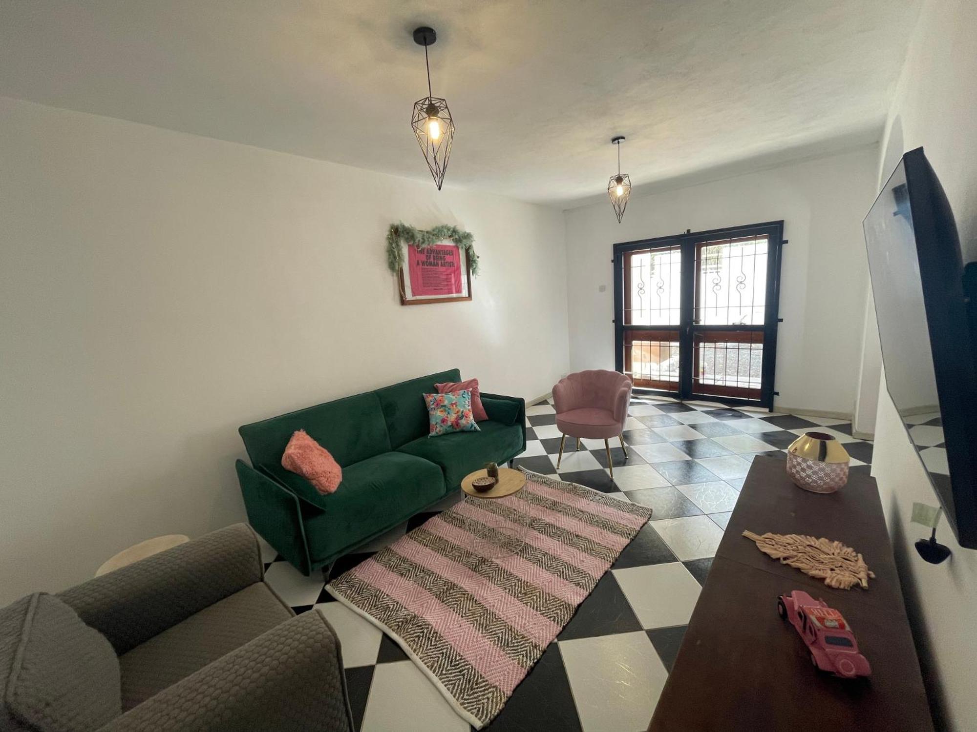 Link Road 69 Apartment *