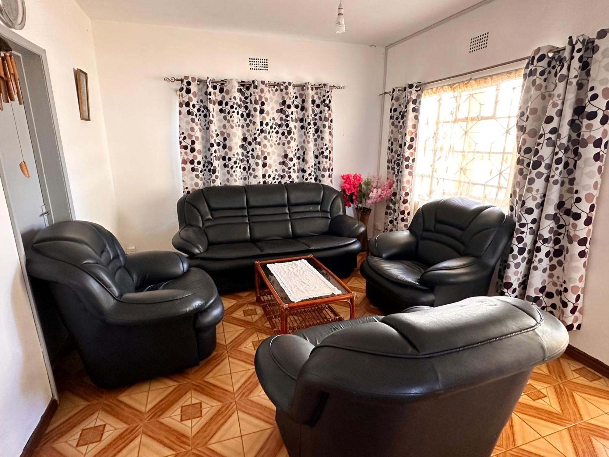 Spacious Ground Floor 2 Bedroom With Parking