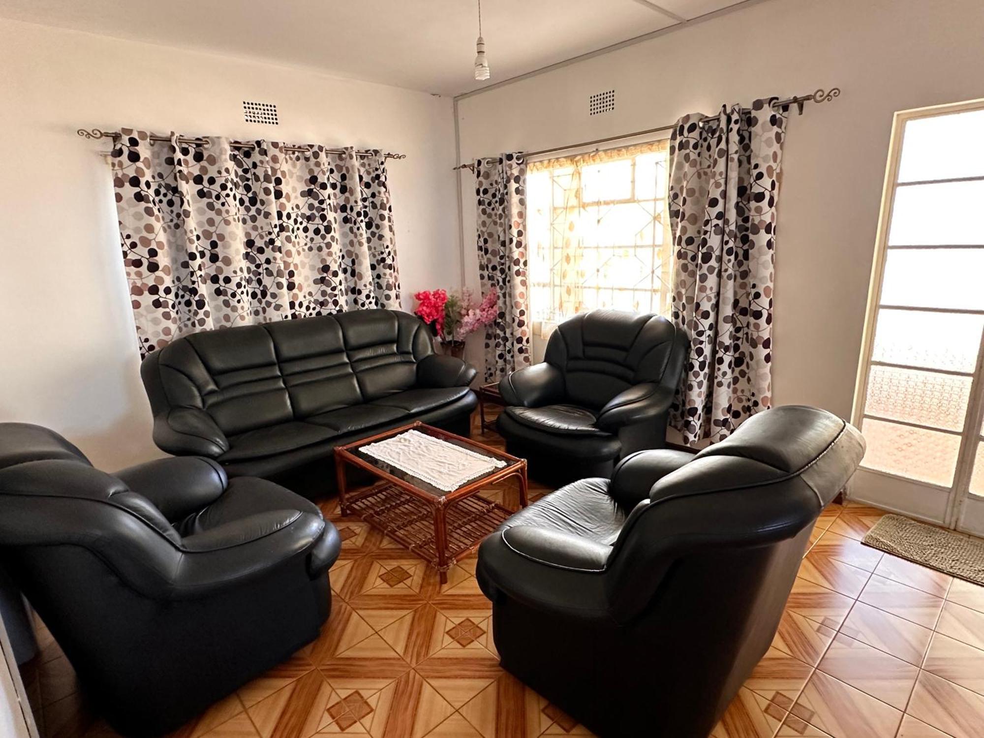 Spacious Ground Floor 2 Bedroom With Parking * Vacoas-Phoenix