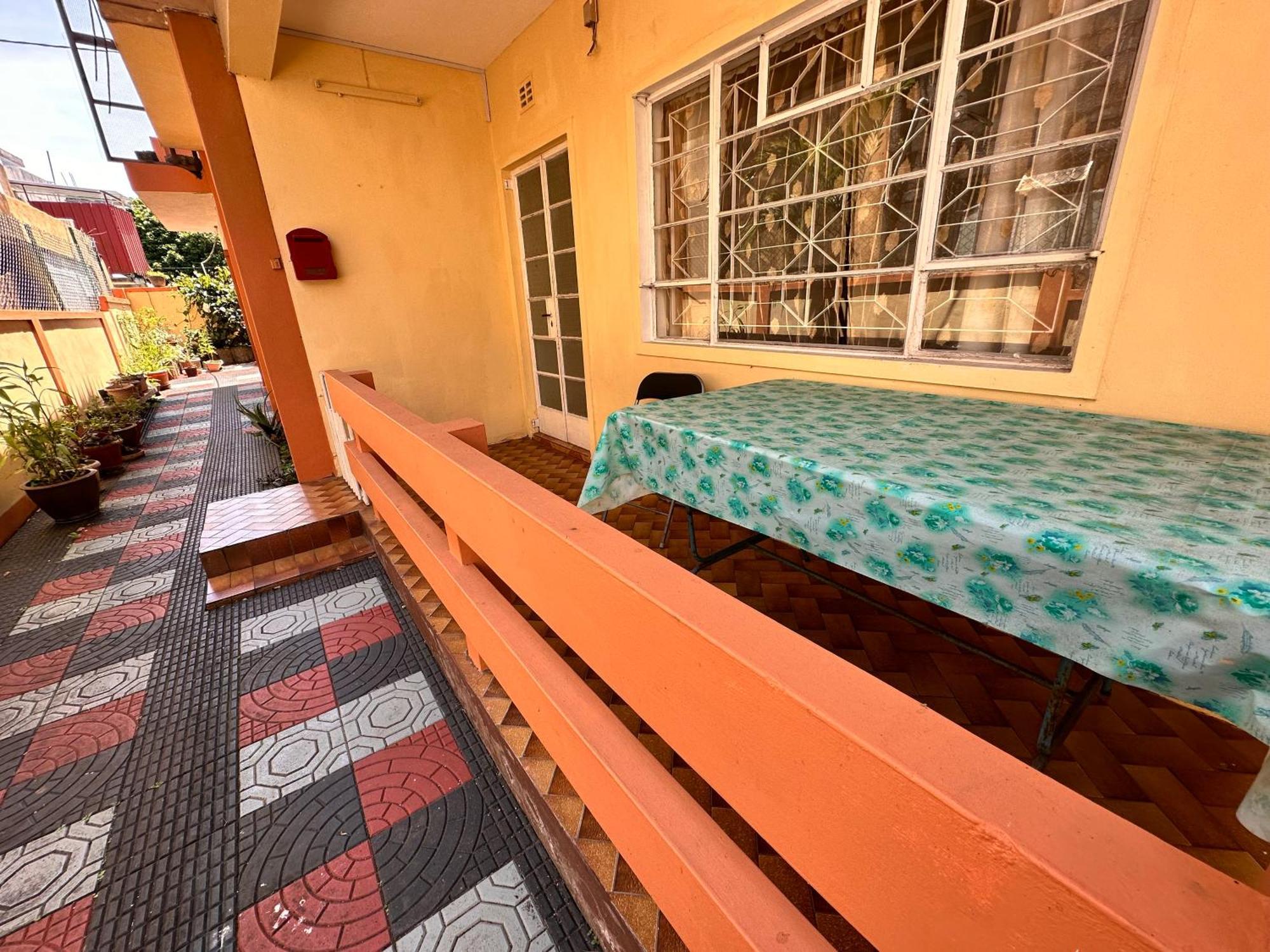 Spacious Ground Floor 2 Bedroom With Parking
