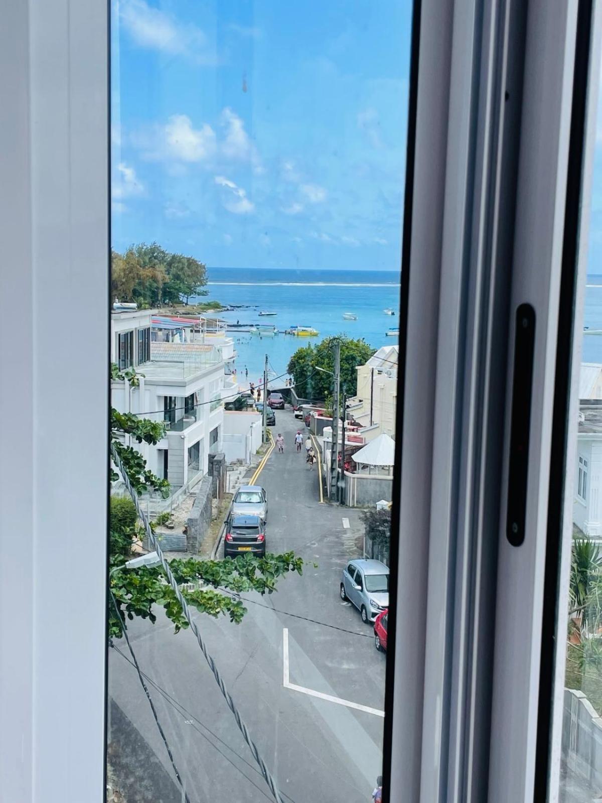 Apartamento Beachfront Bliss Stunning Sea View Beach Apartment Blue Bay