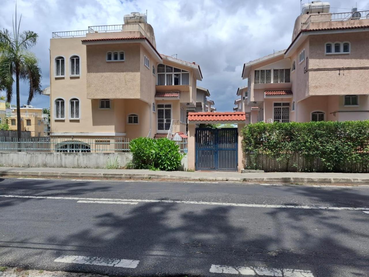 4beds- Beachfront * Flic en Flac