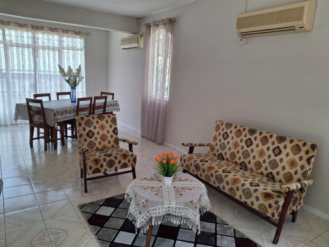 Apartment 4beds- Beachfront