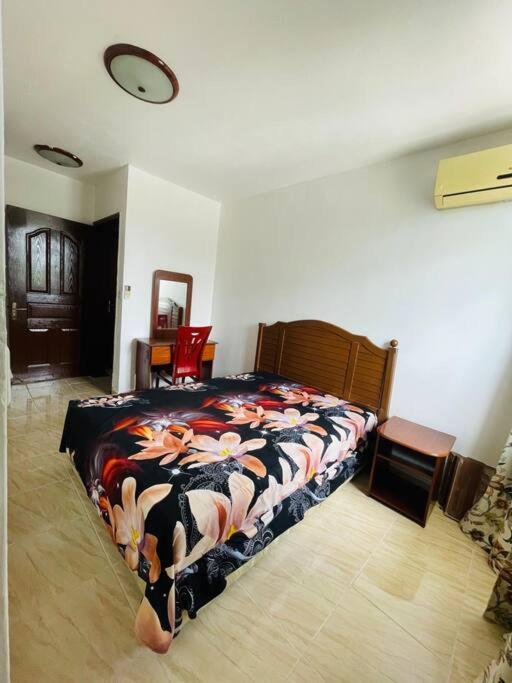 Beachfront Bliss Stunning Sea View Beach Apartment Apartamento *