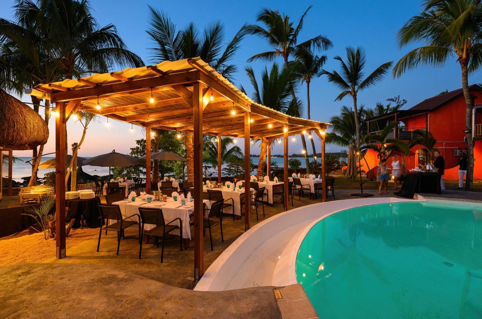 Flowers Of Paradise With Lov Hotel 3*
