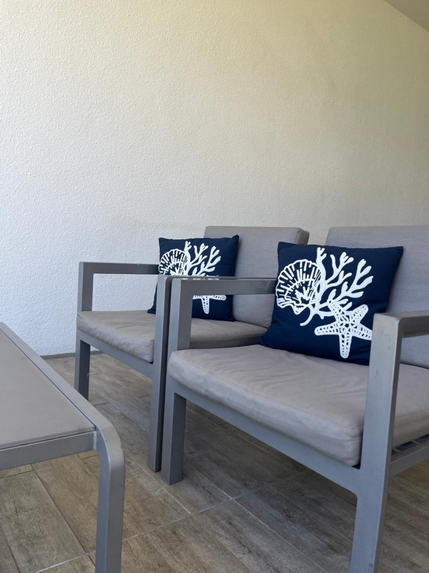 Latitude Sea Front Luxury Apartment *