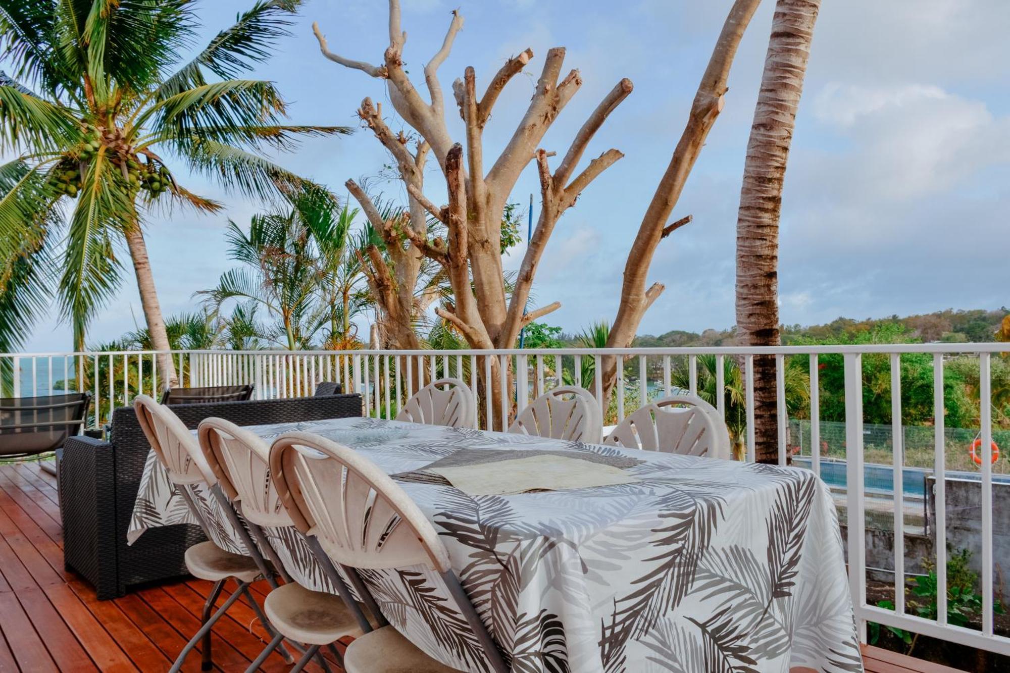 Boutique On The Rocks With Stunning Sea Views, Infinity Pool & Private Sea *