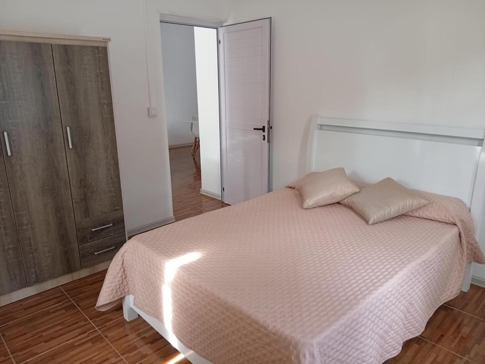 Holiday home Bella Is 5 Mins From The With Amazing Garden Overlooking The Pool *