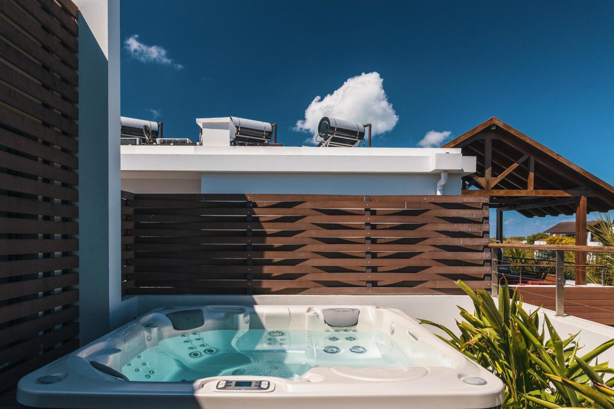 Apartment Luxury Penthouse With Jacuzzi, 2 Min To