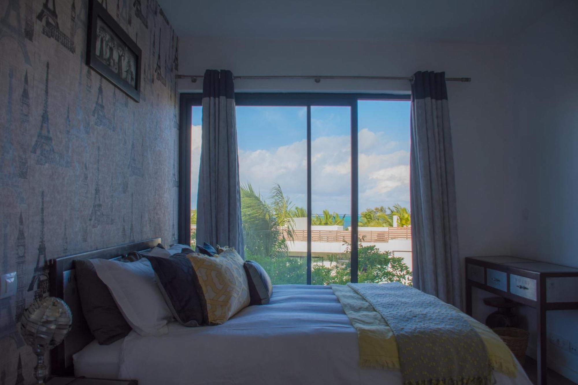Azuri Apartment With Beach, Pools, Gym, Golf, Shops, Restaurants, Spa, Boat Activities, Tennis &Paddle Court, Kids Corner Roches Noires