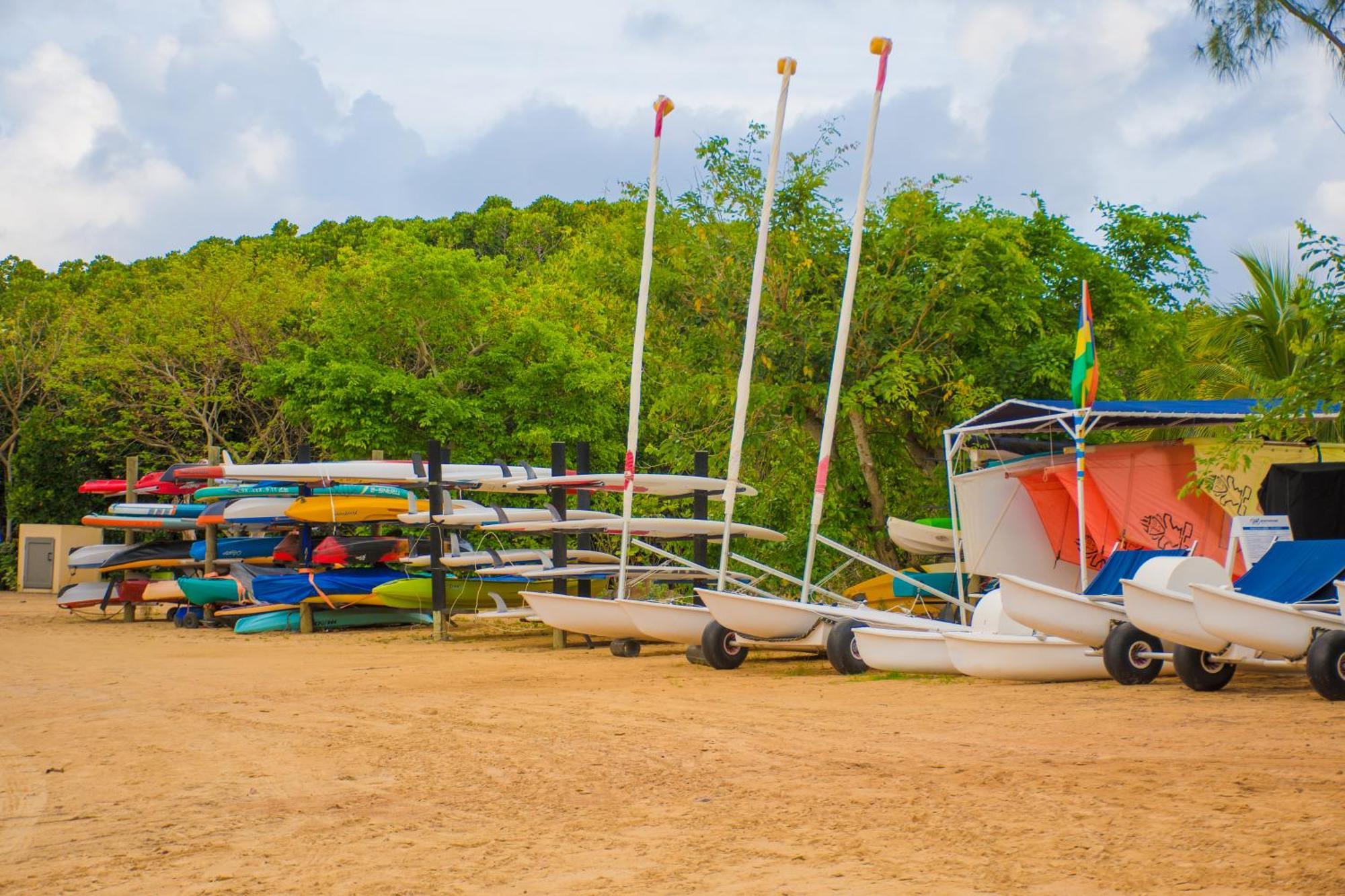 Azuri Apartment With Beach, Pools, Gym, Golf, Shops, Restaurants, Spa, Boat Activities, Tennis &Paddle Court, Kids Corner *