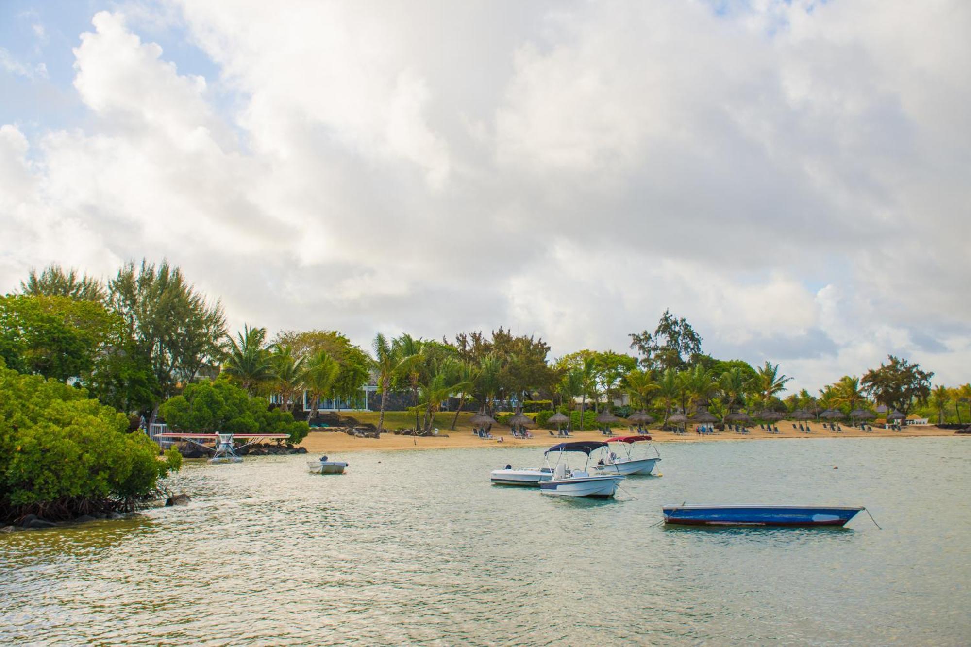 Azuri Apartment With Beach, Pools, Gym, Golf, Shops, Restaurants, Spa, Boat Activities, Tennis &Paddle Court, Kids Corner Apartment