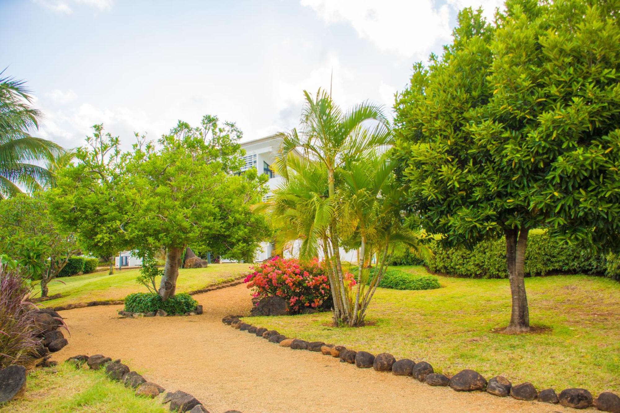Apartment Azuri Apartment With Beach, Pools, Gym, Golf, Shops, Restaurants, Spa, Boat Activities, Tennis &Paddle Court, Kids Corner Roches Noires