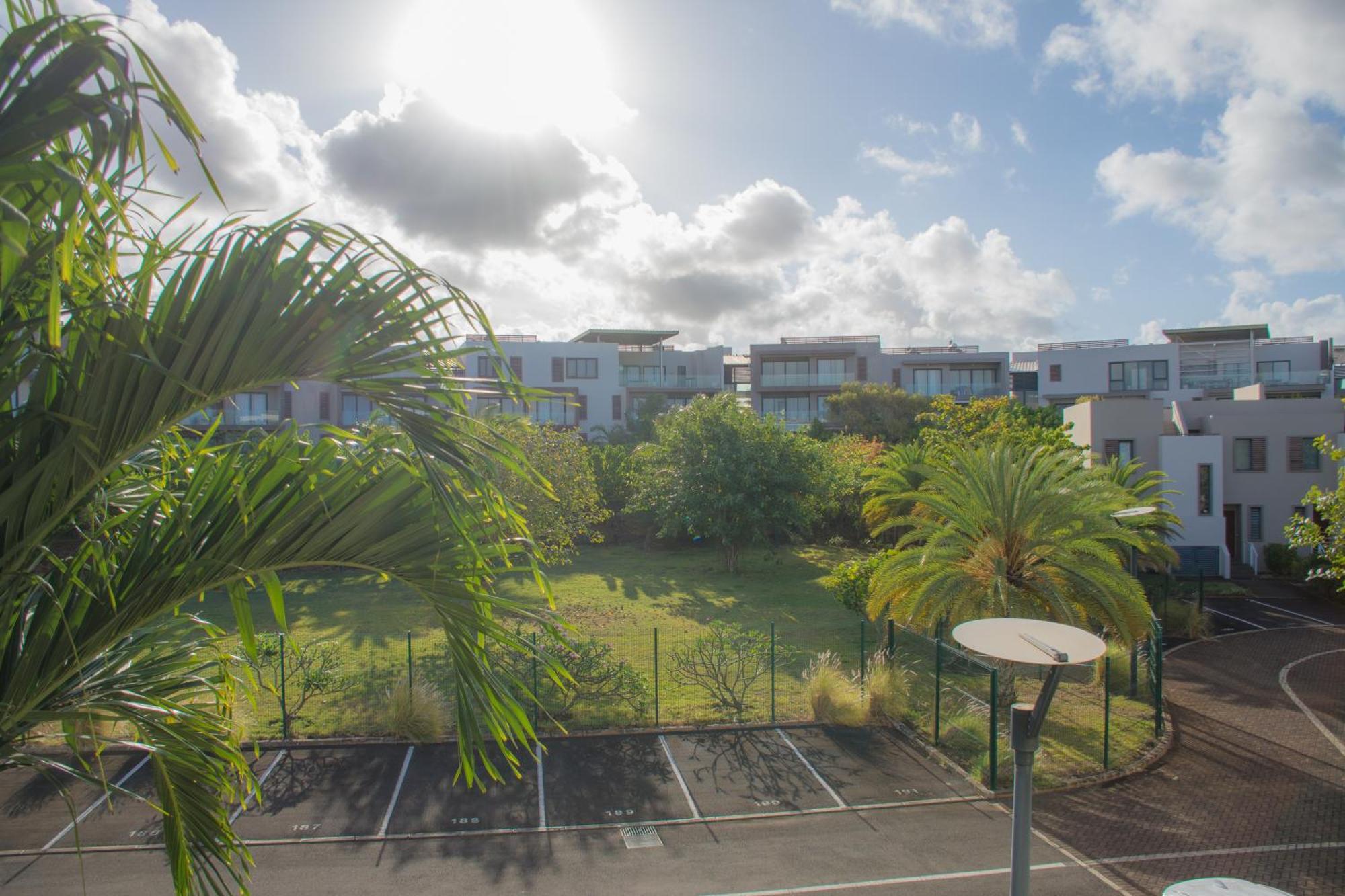 Azuri Apartment With Beach, Pools, Gym, Golf, Shops, Restaurants, Spa, Boat Activities, Tennis &Paddle Court, Kids Corner *