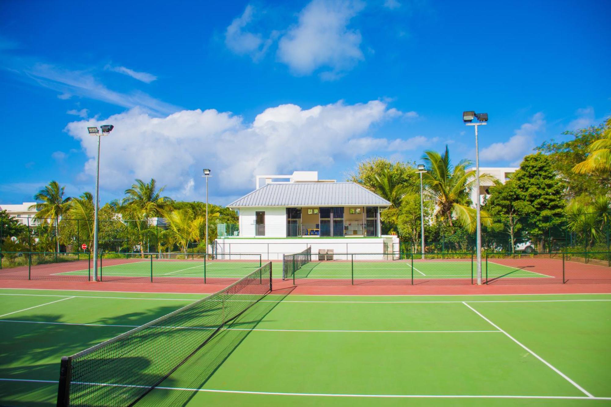Apartment Azuri Apartment With Beach, Pools, Gym, Golf, Shops, Restaurants, Spa, Boat Activities, Tennis &Paddle Court, Kids Corner Roches Noires