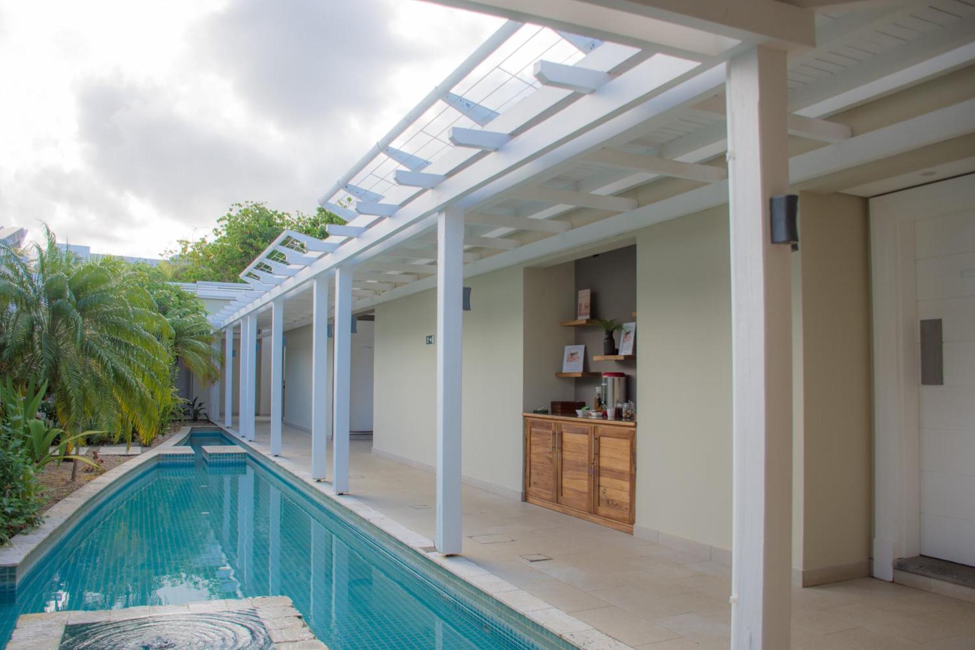 Azuri Apartment With Beach, Pools, Gym, Golf, Shops, Restaurants, Spa, Boat Activities, Tennis &Paddle Court, Kids Corner Roches Noires