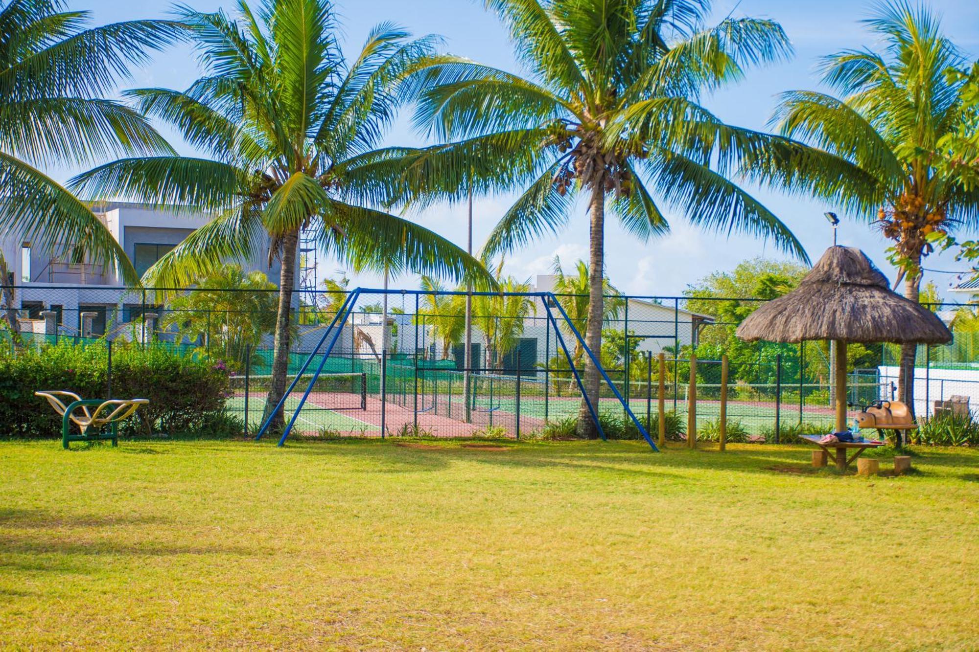 Azuri Apartment With Beach, Pools, Gym, Golf, Shops, Restaurants, Spa, Boat Activities, Tennis &Paddle Court, Kids Corner * Roches Noires