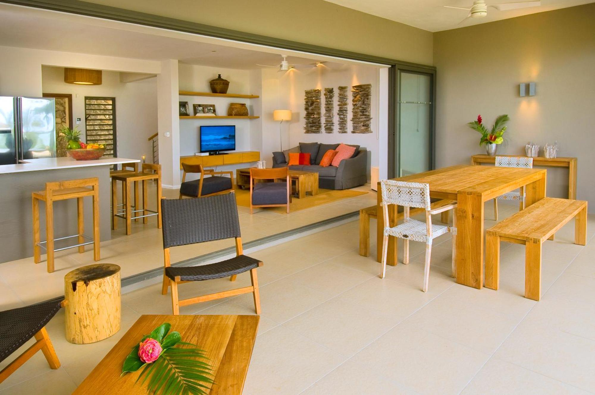Villa Beachfront Baladirou ,3 Bedroom In Calodyne, Private Pool *