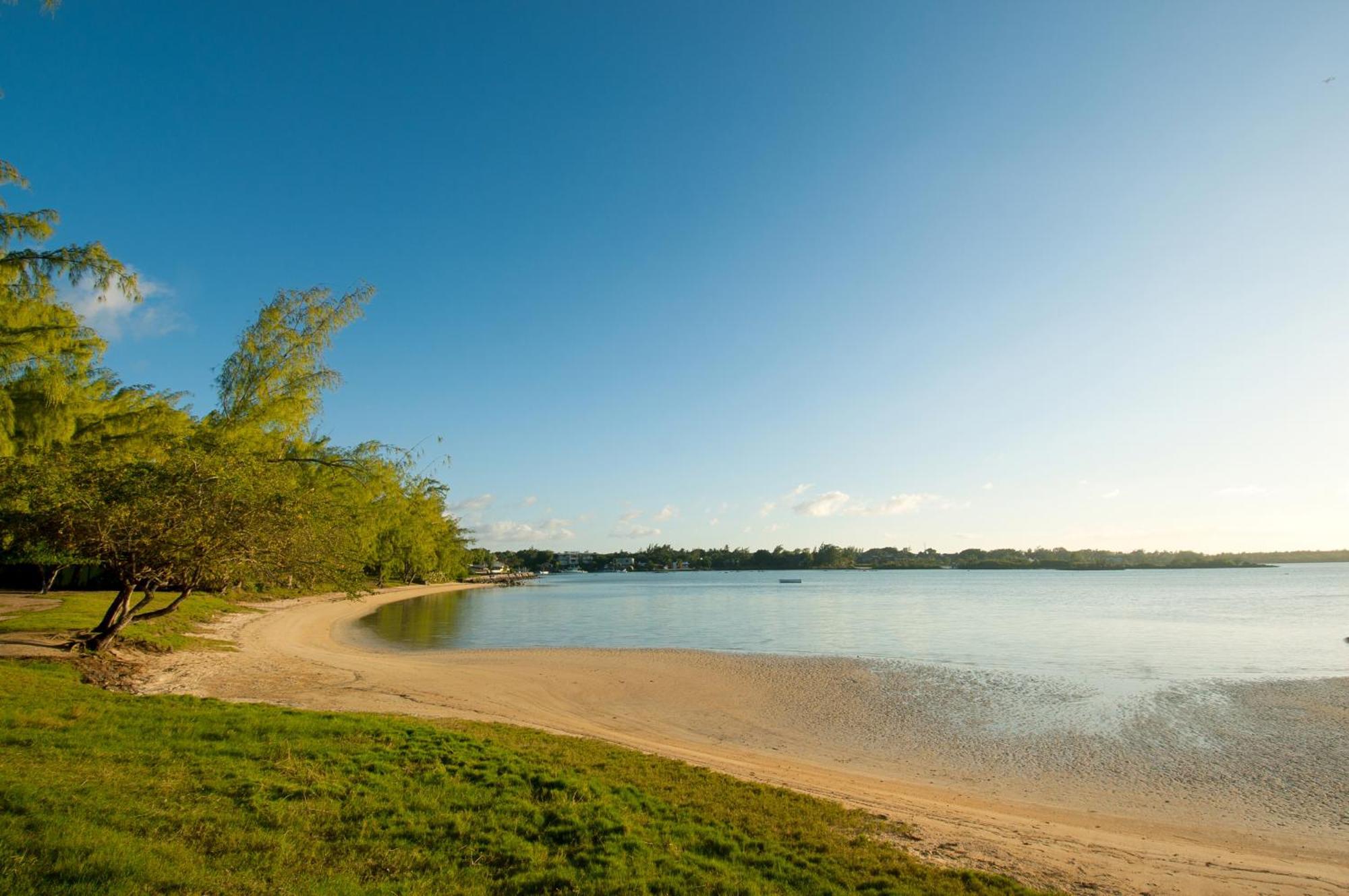 Beachfront Baladirou ,3 Bedroom In Calodyne, Private Pool
