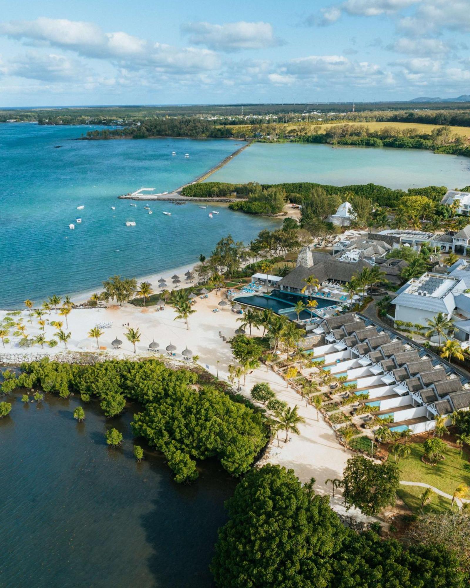 Radisson Blu Azuri & Resort 4*