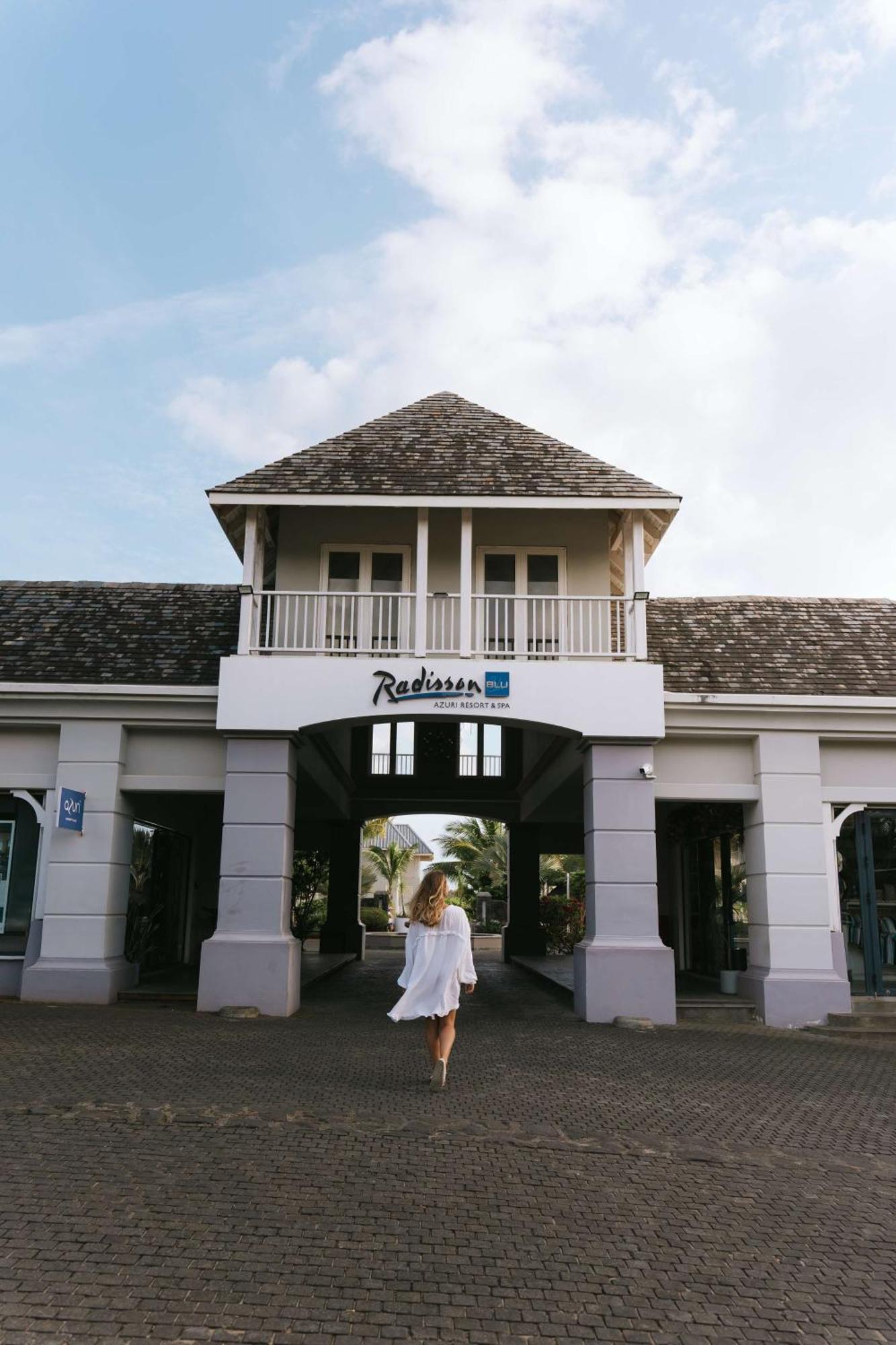 Radisson Blu Azuri & 4*