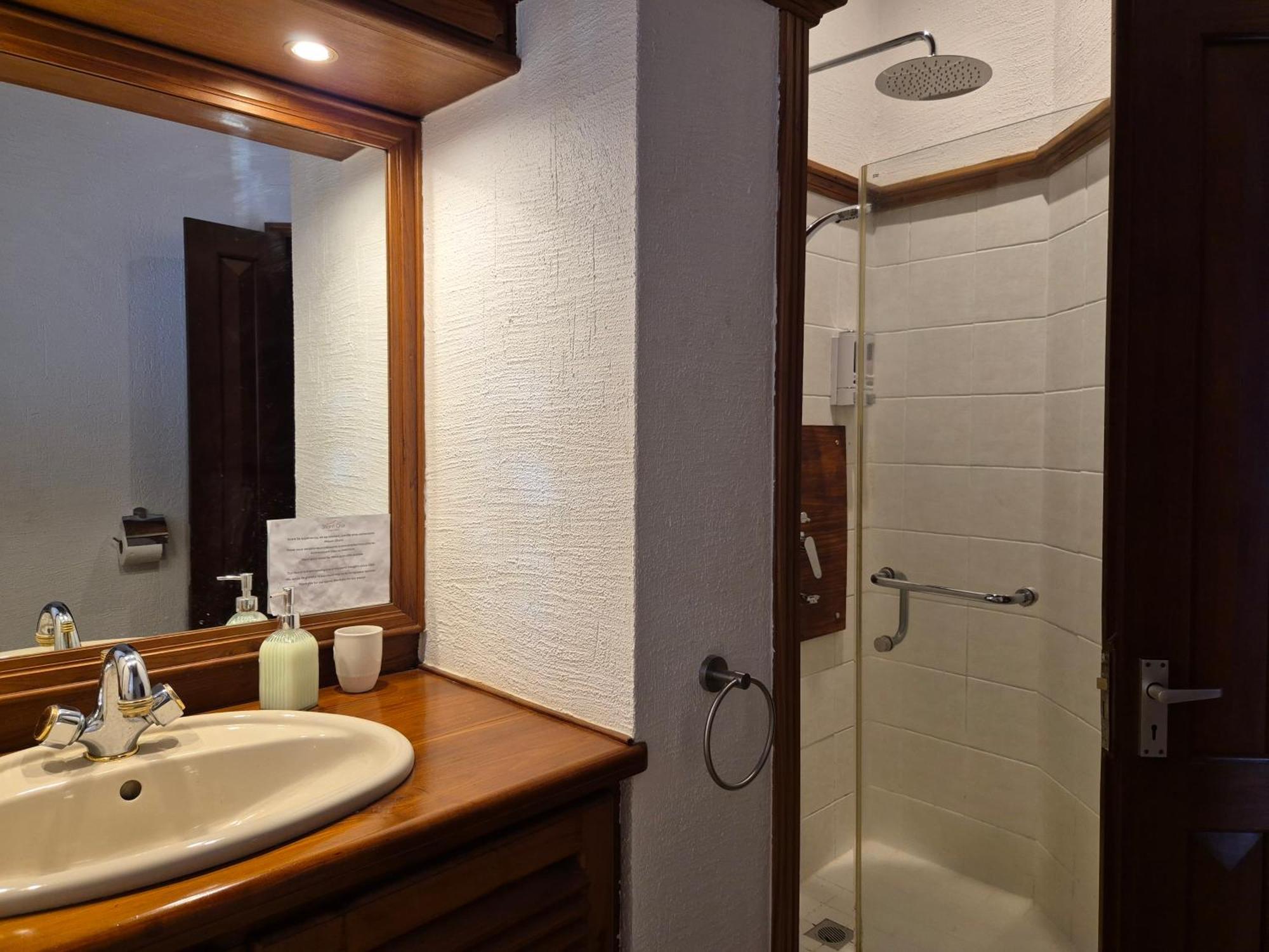 Shanti Ghar 3* Tamarin
