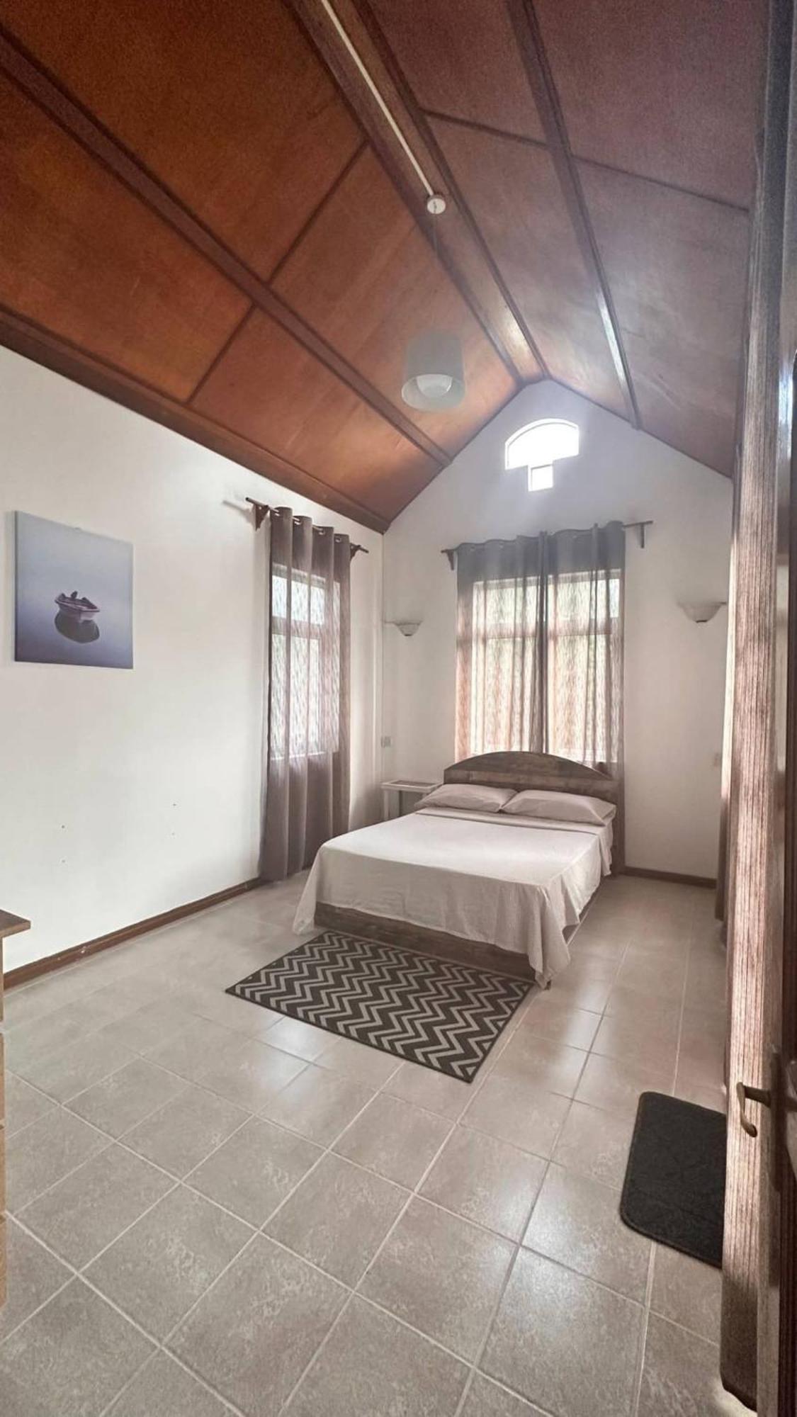 Villa Domaine Julia Sur With 8 Bedrooms! Pointe D'Esny