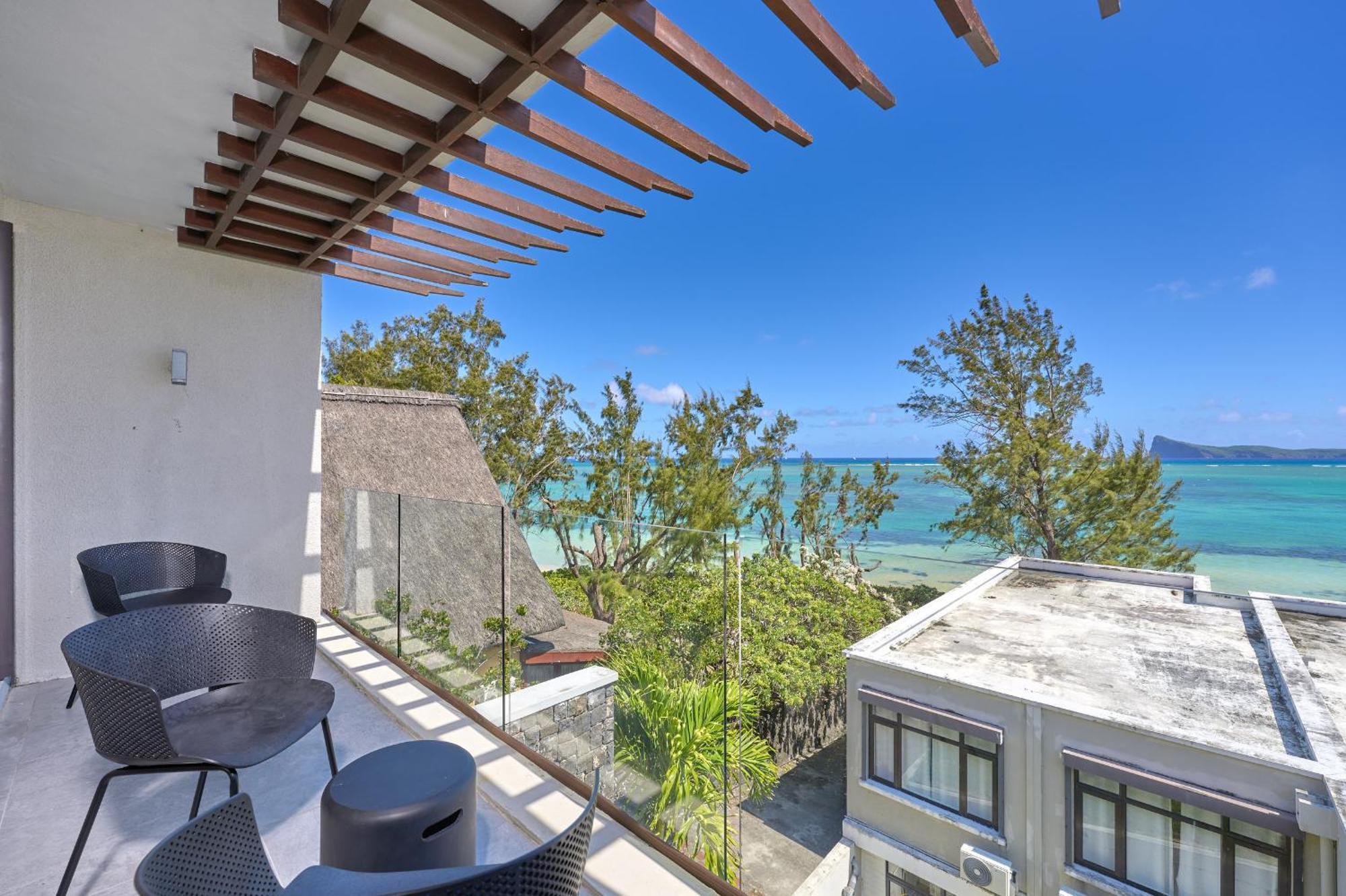 Apartment Duplex Skyline, 3 Bedroom En Suite, Beachfront Cap Malheureux
