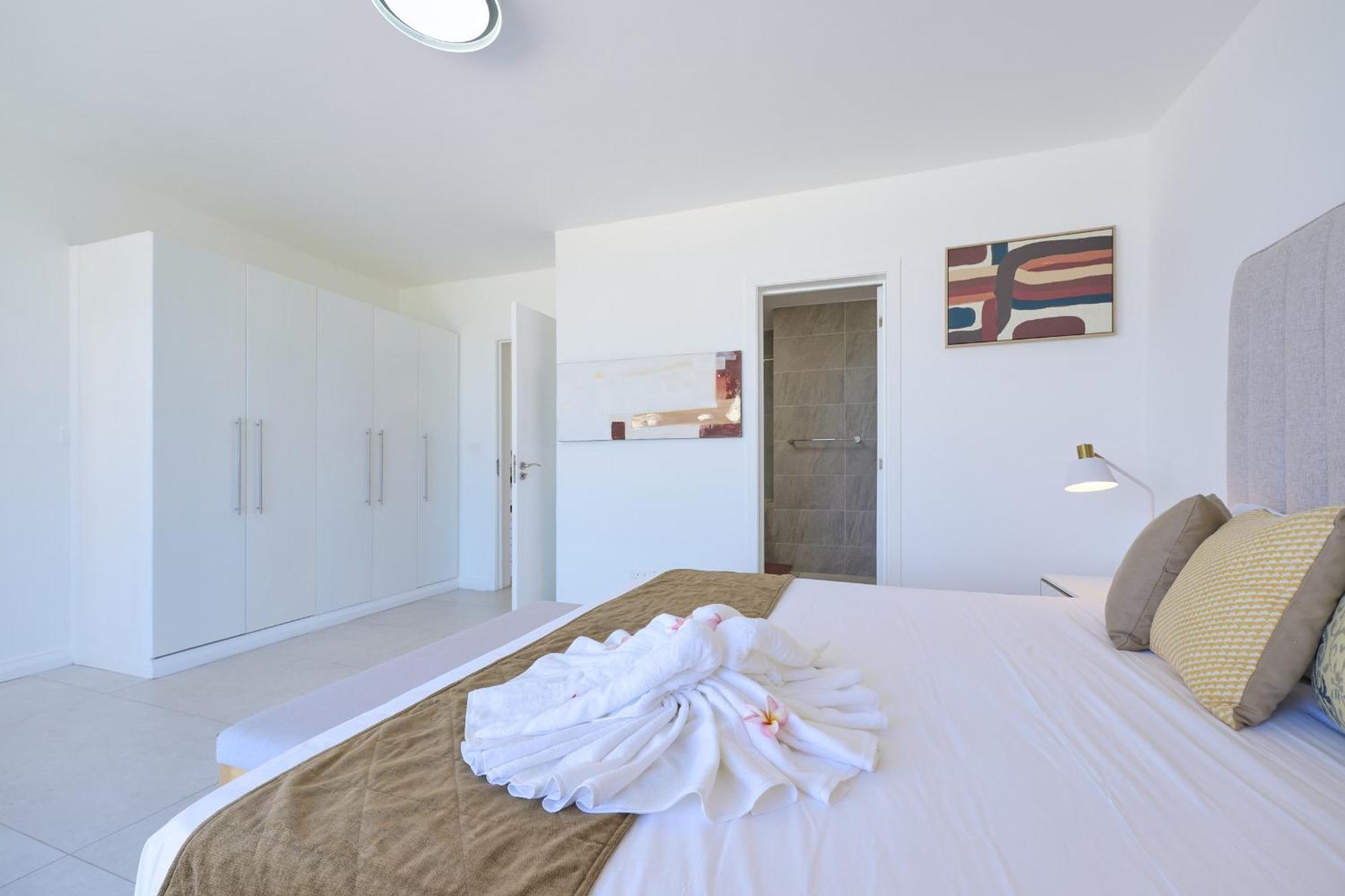 Apartment Duplex Skyline, 3 Bedroom En Suite, Beachfront Cap Malheureux
