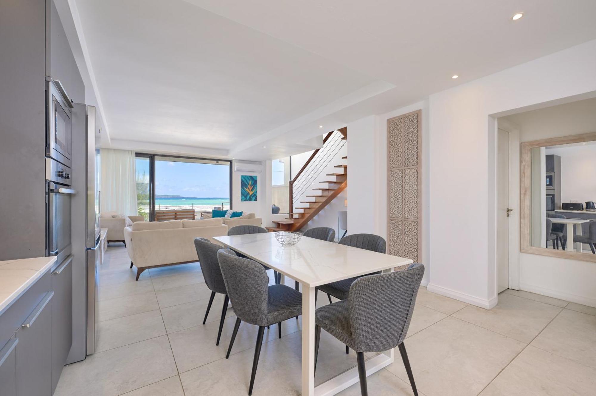Duplex Skyline, 3 Bedroom En Suite, Beachfront Apartment