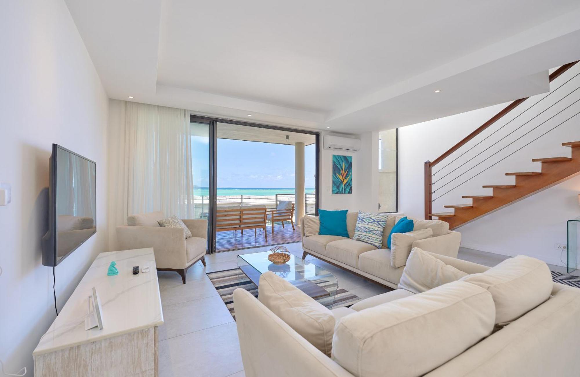Duplex Skyline, 3 Bedroom En Suite, Beachfront * Cap Malheureux