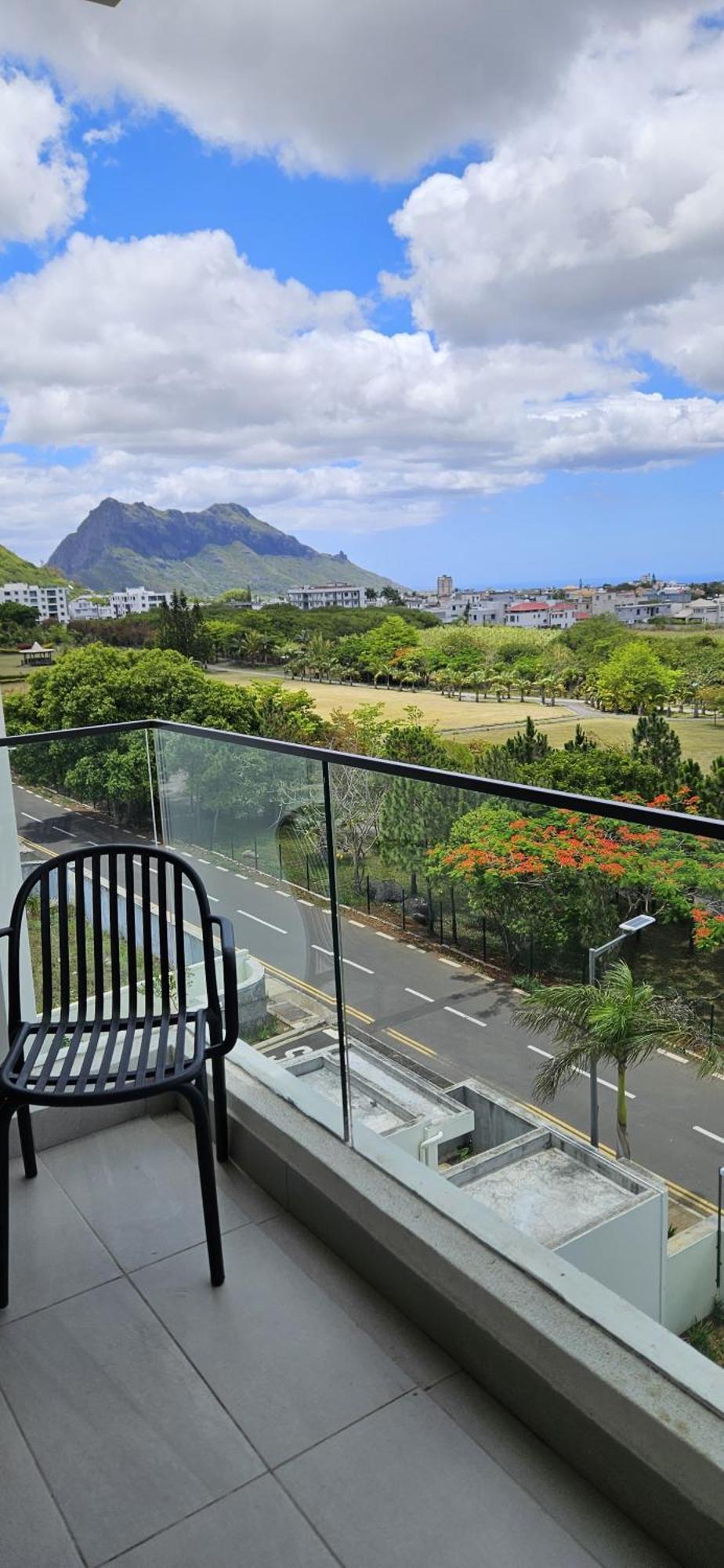Hillcrest Park Apartment *