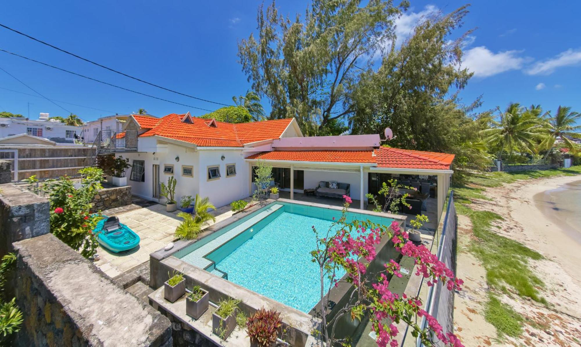 Lagon Bleu, Waterfront, Private Pool, 4 Bedrooms En-suite