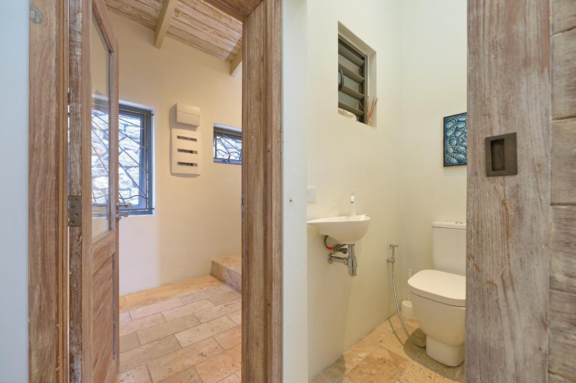 Lagon Bleu, Waterfront, Private Pool, 4 Bedrooms En-suite Villa *