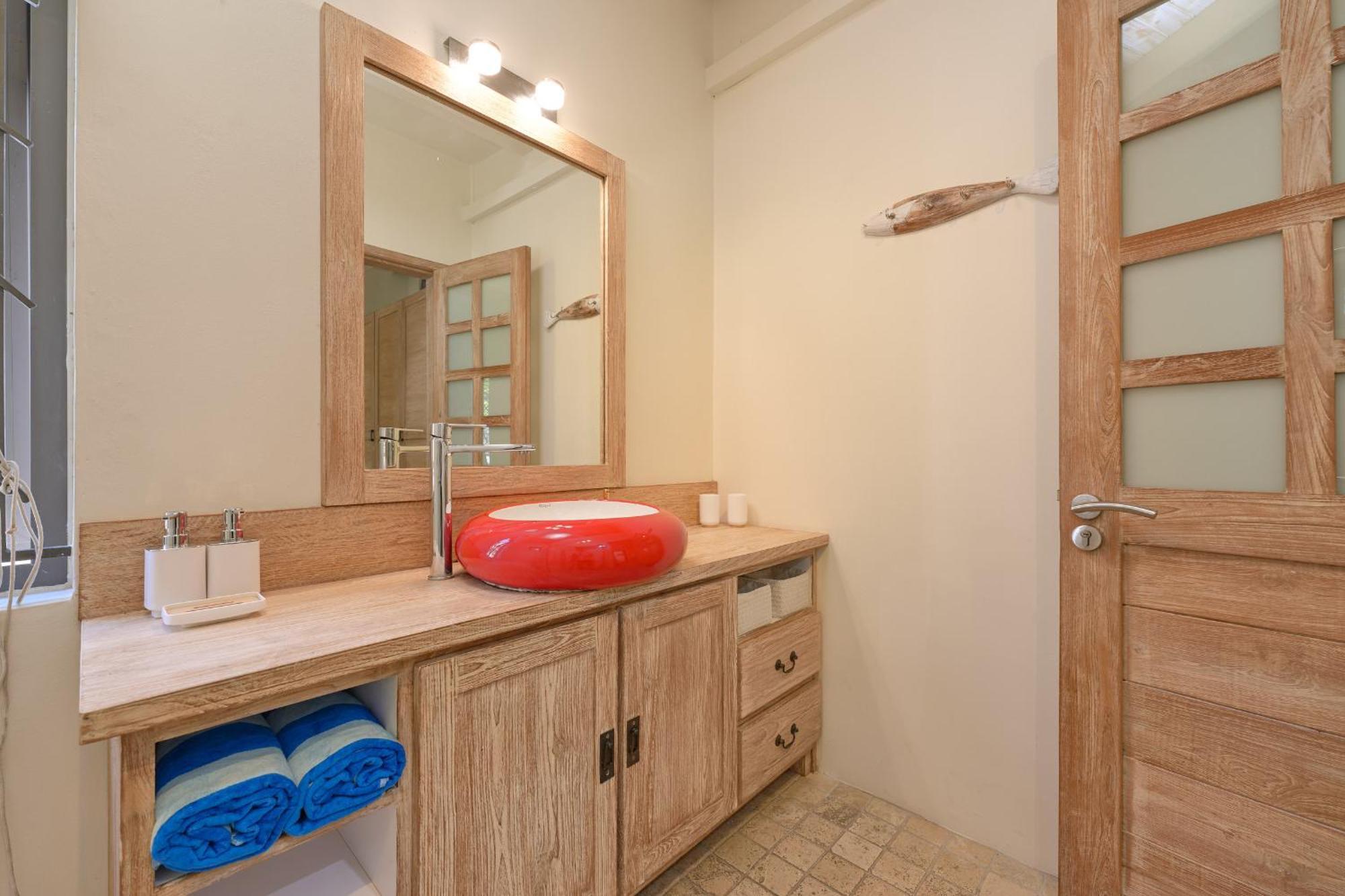 Lagon Bleu, Waterfront, Private Pool, 4 Bedrooms En-suite Villa