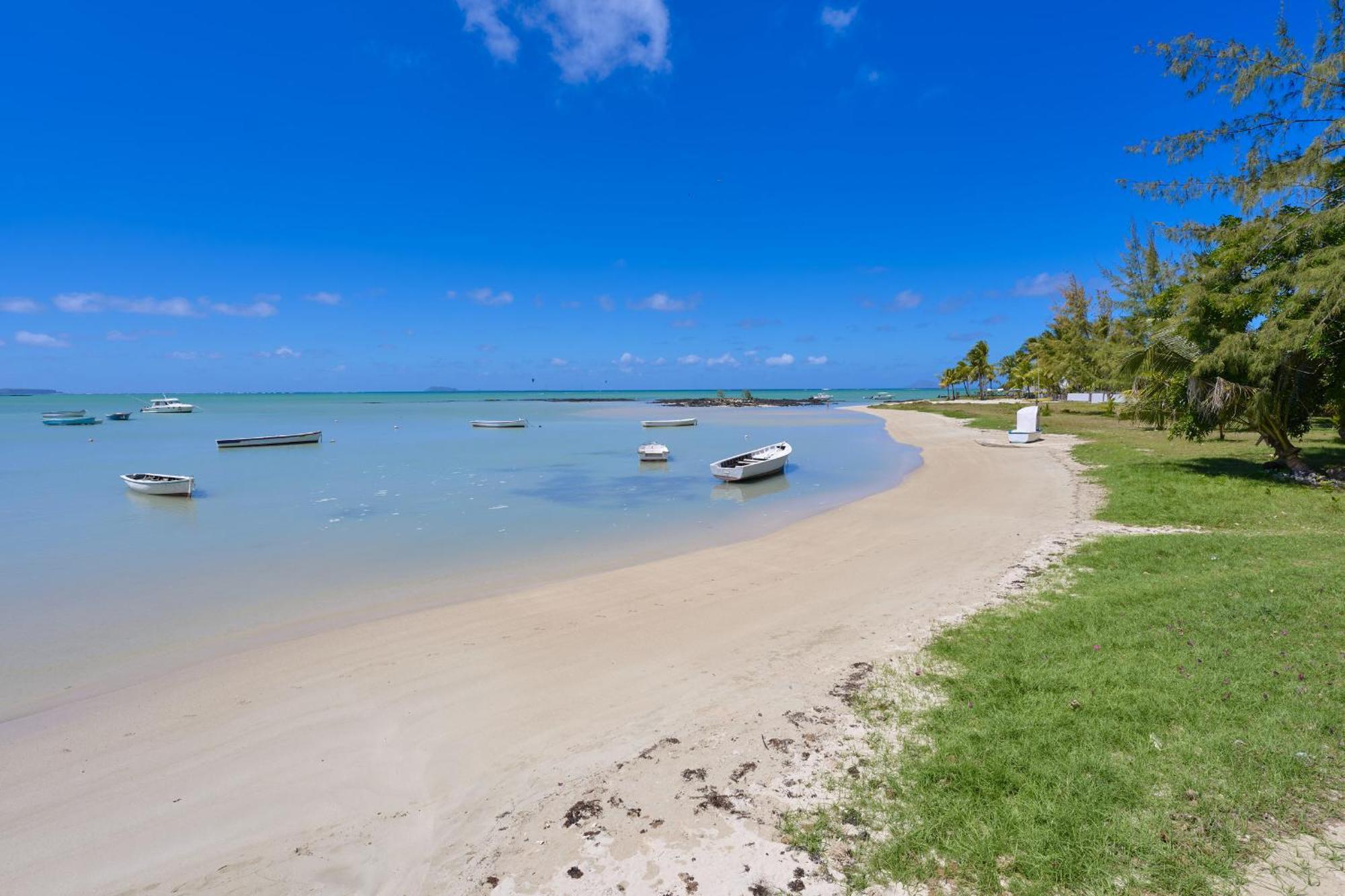Lagon Bleu, Waterfront, Private Pool, 4 Bedrooms En-suite