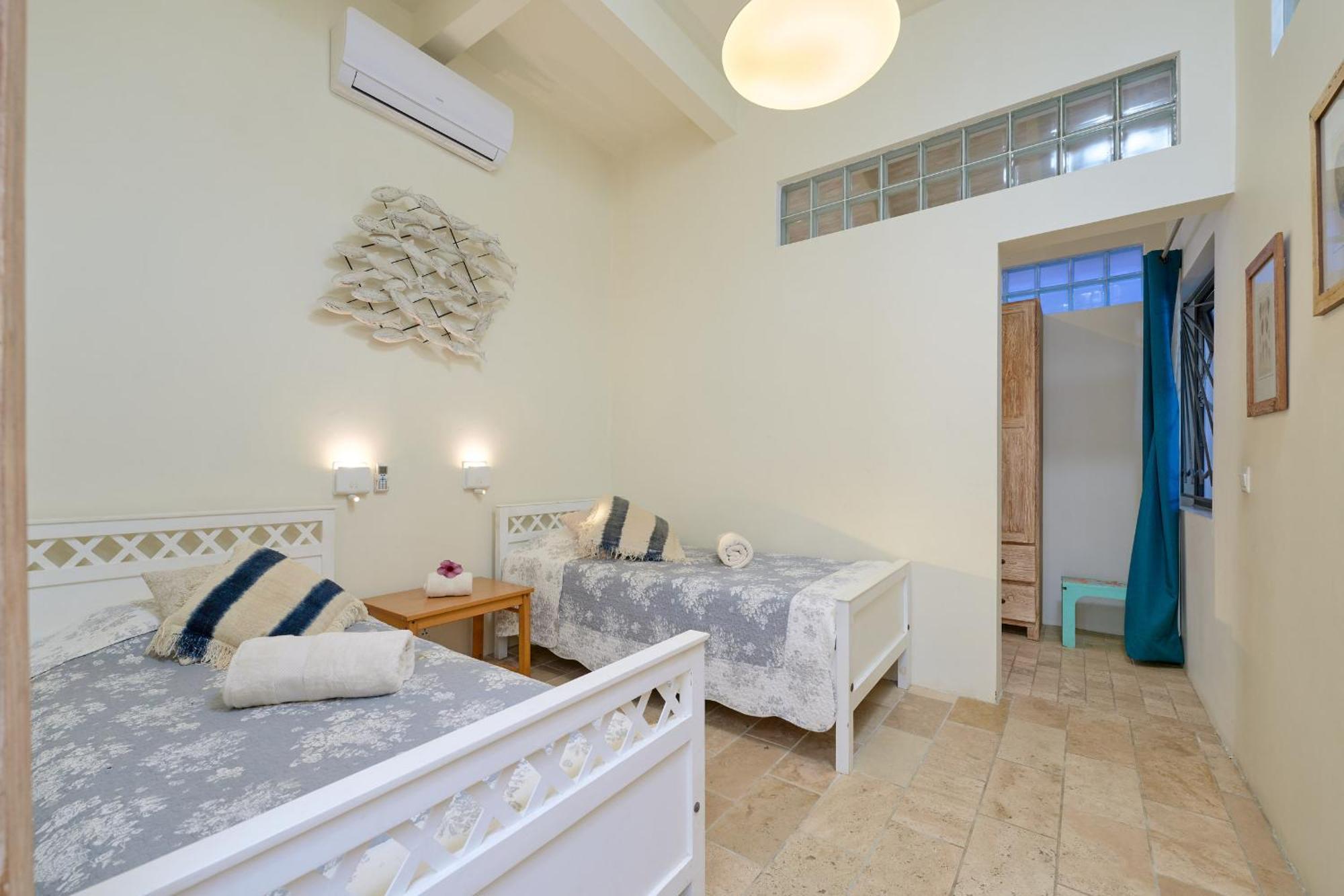 Lagon Bleu, Waterfront, Private Pool, 4 Bedrooms En-suite Villa
