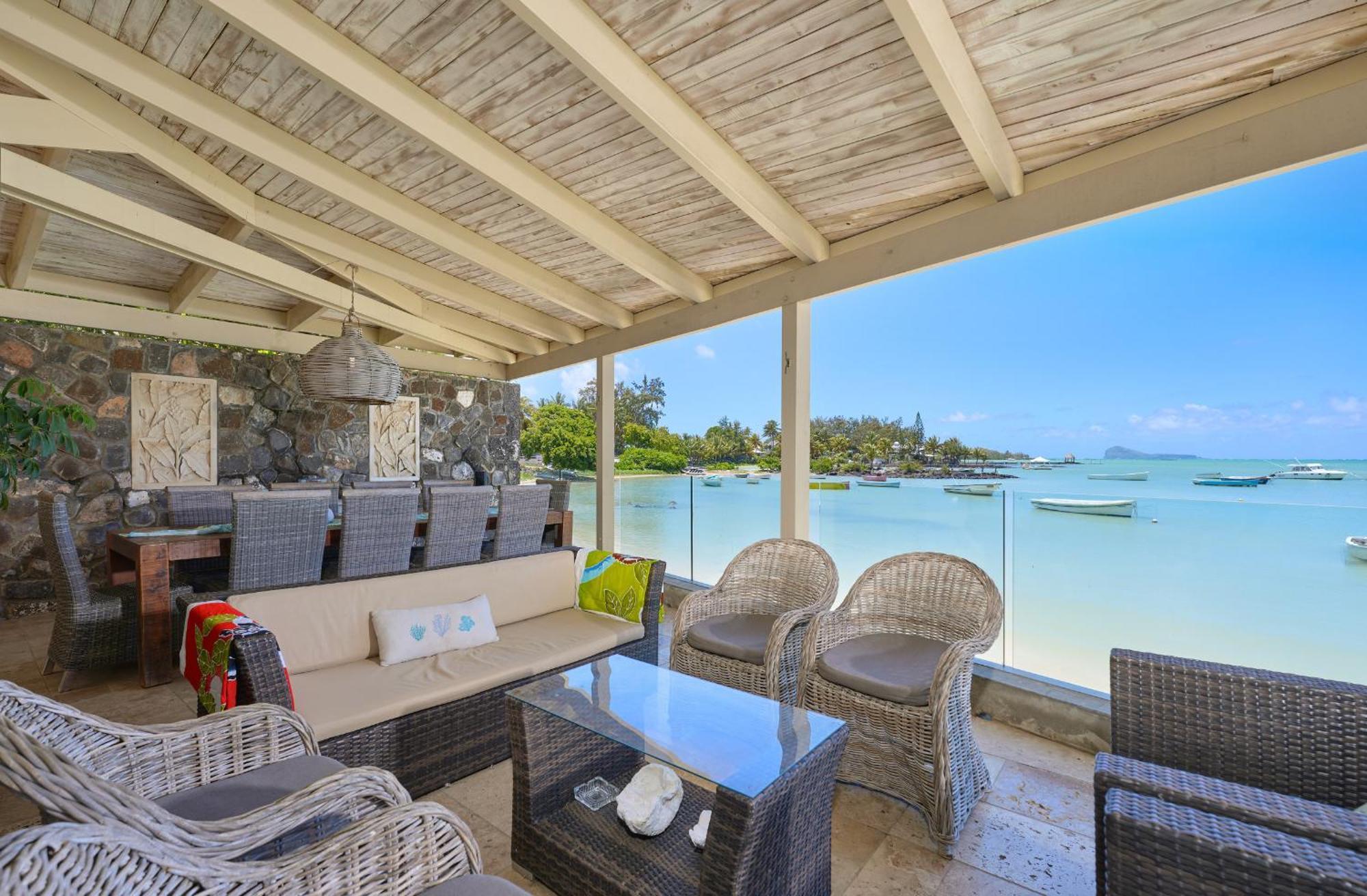 Lagon Bleu, Waterfront, Private Pool, 4 Bedrooms En-suite Villa