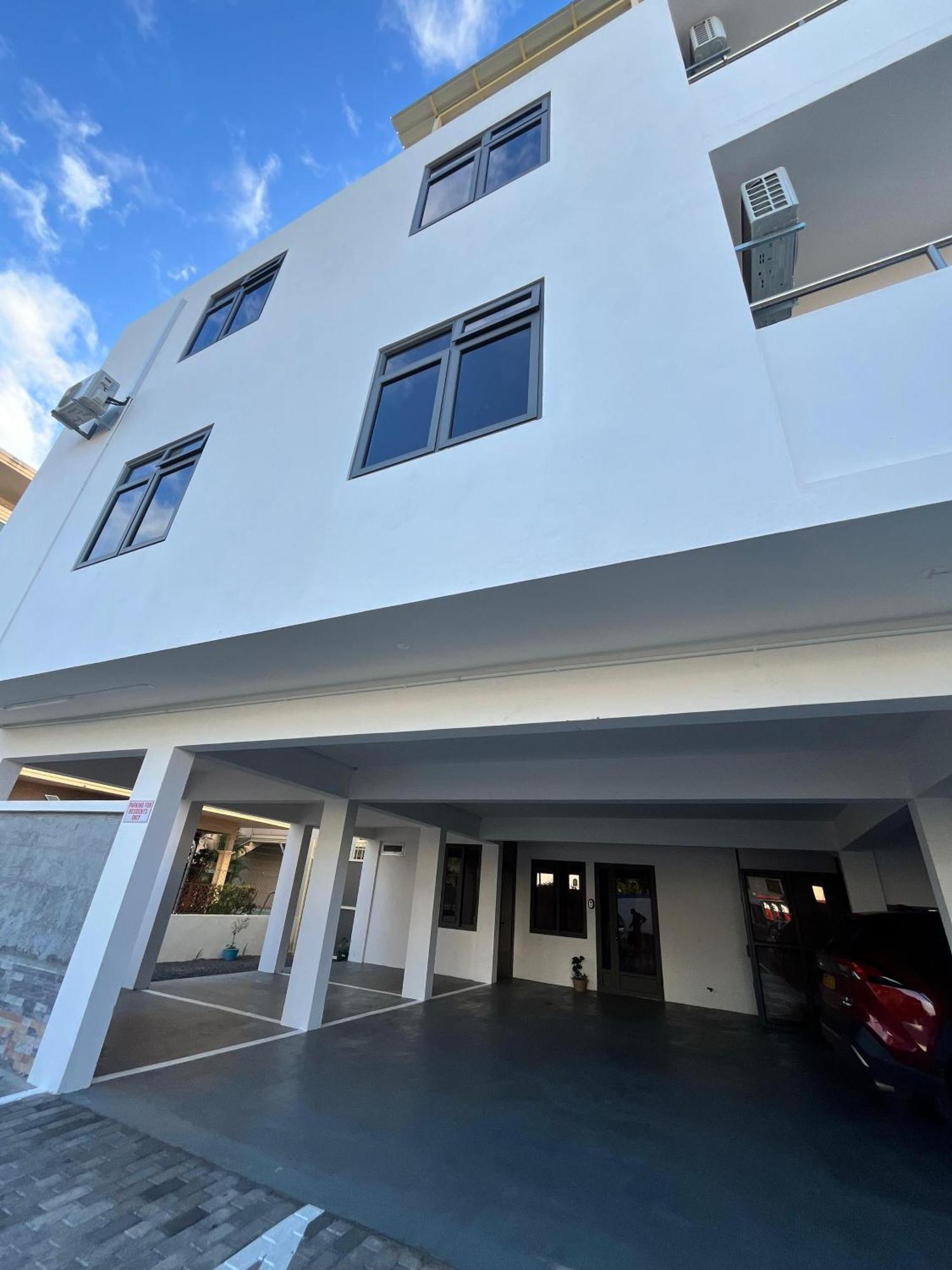 Nayuha Buildings B2 Flic en Flac