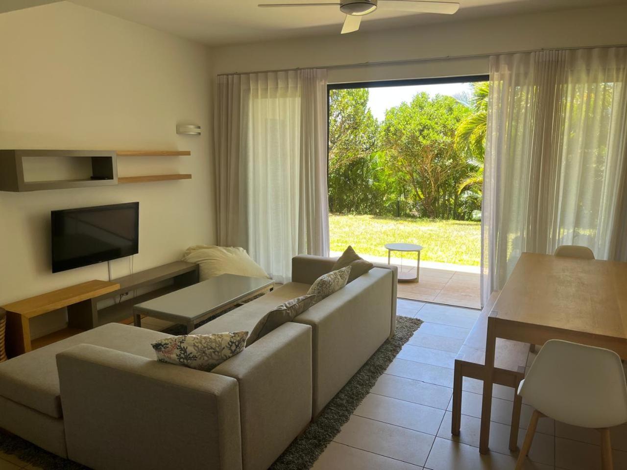 Apartment No 61 Nariyal Roches Noires