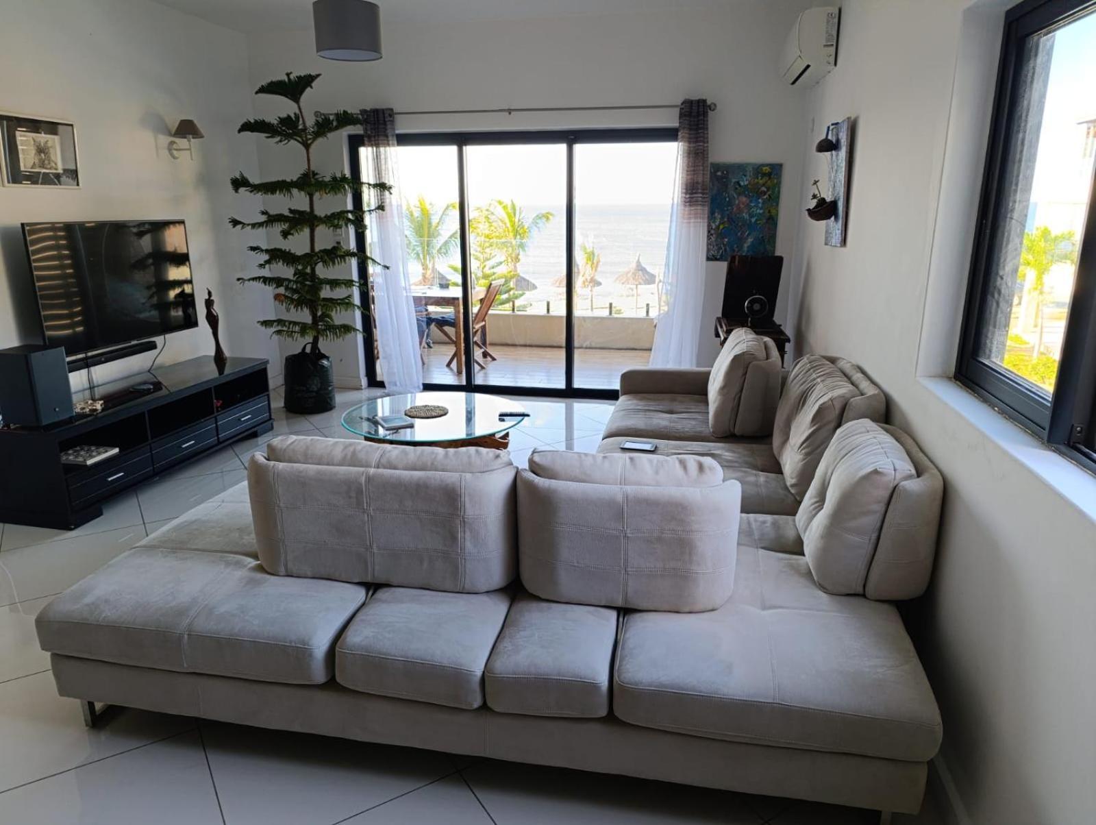 Magnificent Sea-view Apartment Flic en Flac