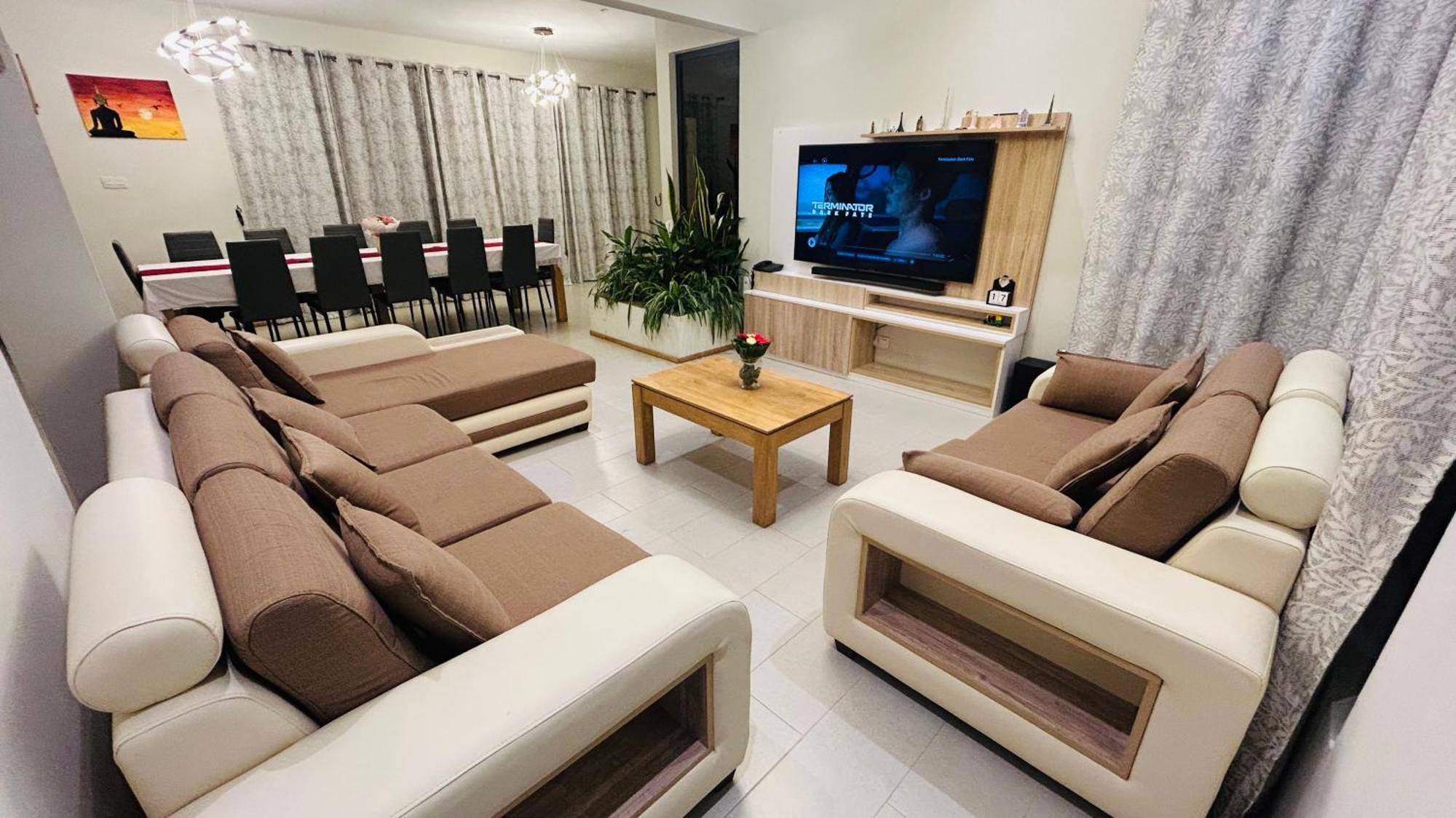Palmeras - 4 Bedrooms Ac Modern Luxury Holiday home *