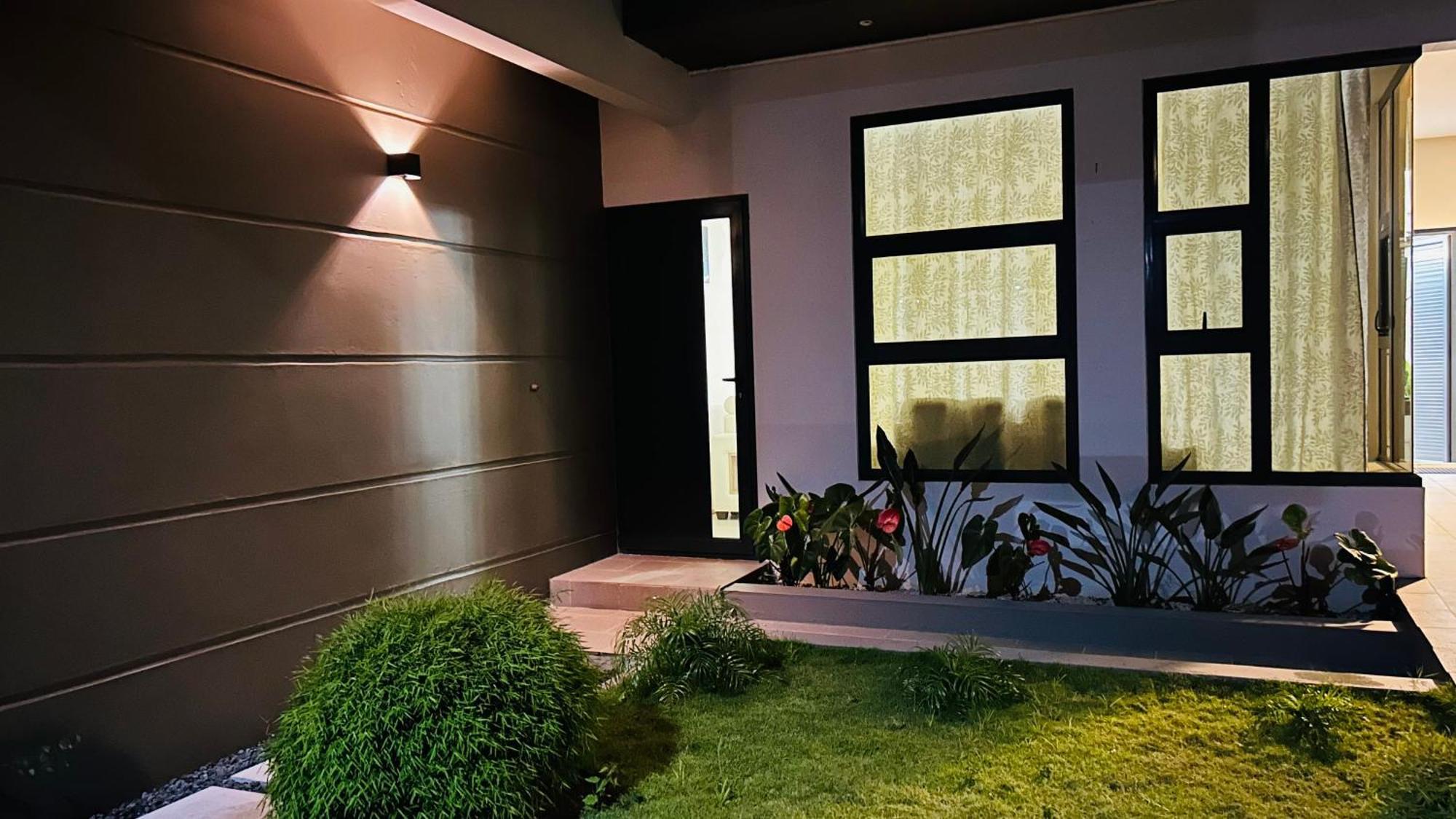 Palmeras - 4 Bedrooms Ac Modern Luxury Holiday home Vacoas-Phoenix